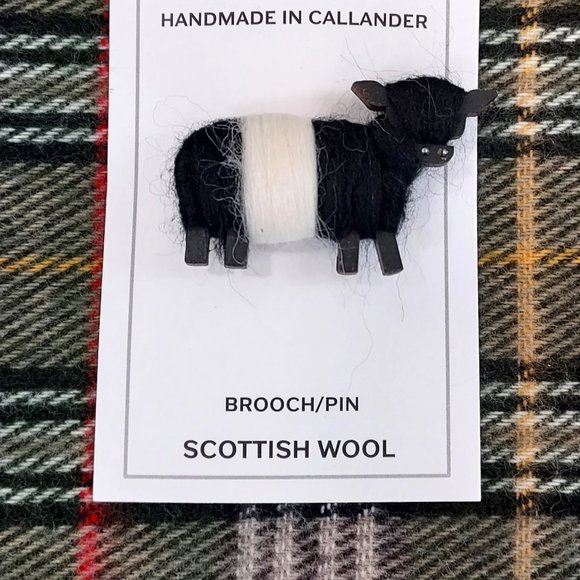 New Made in Scotland Belted Galloway Cow Pin Brooch Handmade - Picture 1 of 7